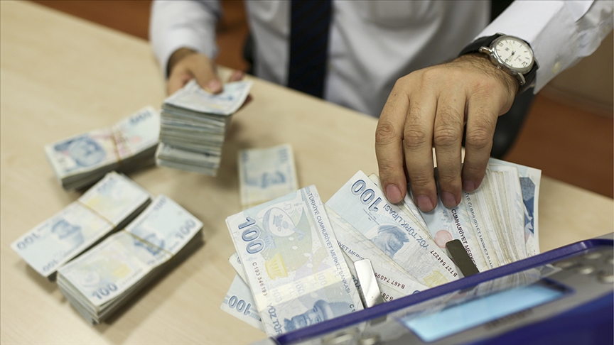 Bankacılık sektörünün kredi  hacmi geçen hafta 12 trilyon lira