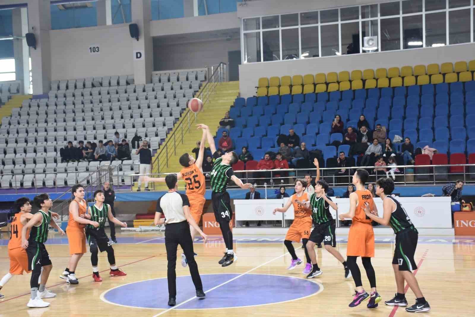 Basketbol U-14 ikinci Bölge Şampiyonası Afyonkarahisar’da başladı