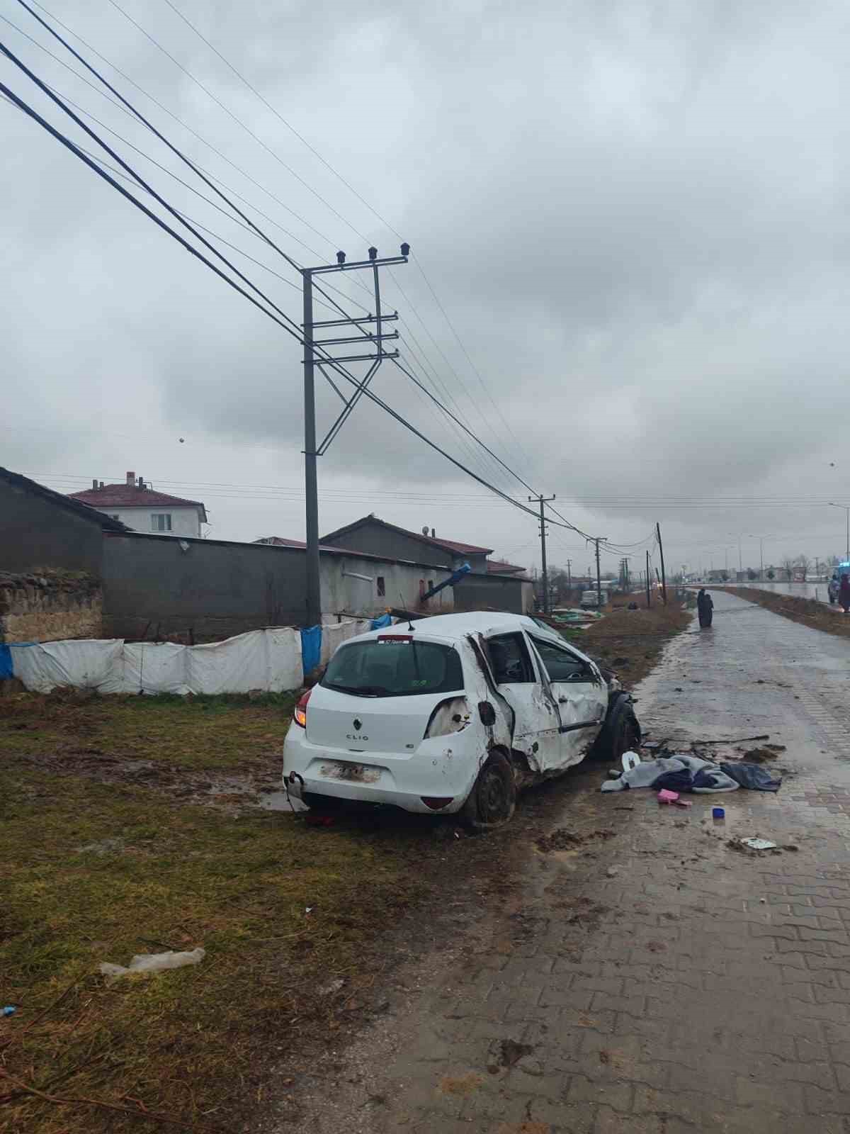 Devrilen aracın sürücüsü hayatını kaybetti