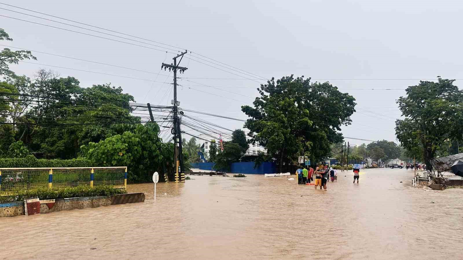 Filipinler;  6 ölü, 1 kişi kayıp