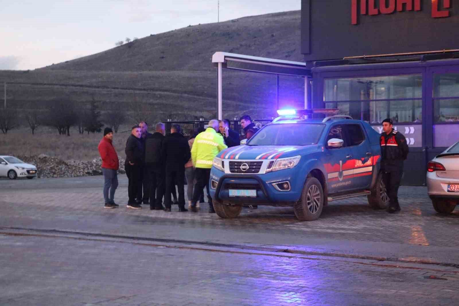 Tavan çökme olayının, kalitesiz malzeme kullanılmasından kaynaklandığı iddia edildi