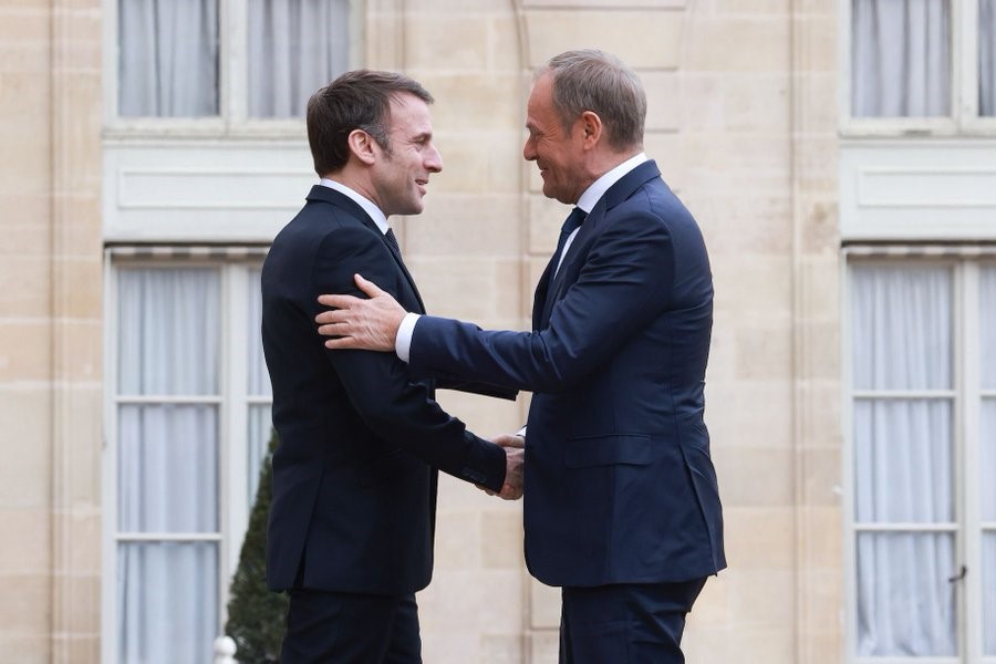 Tusk,  Macron ile bir araya geldi!