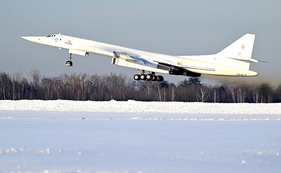 Putin’den Batı’ya gözdağı: Nükleer silah taşıyabilen “Tu-160M” ile uçtu