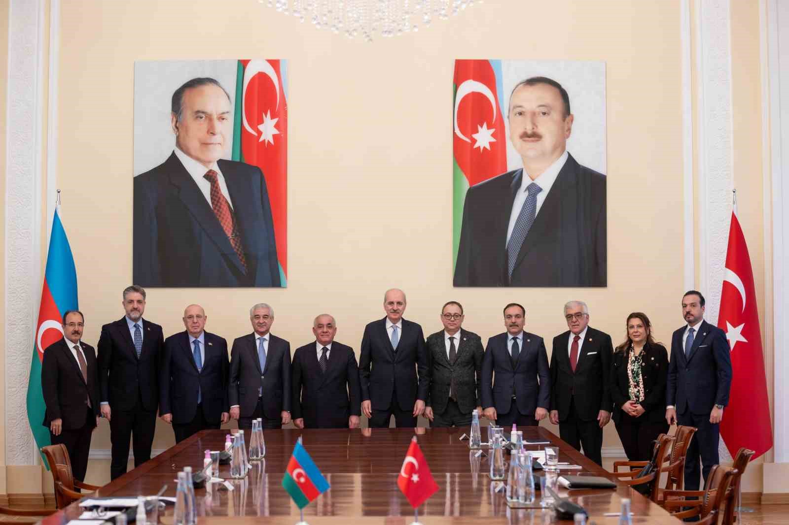 TBMM Başkanı Kurtulmuş, Azerbaycan Başbakanı Asadov ile görüştü