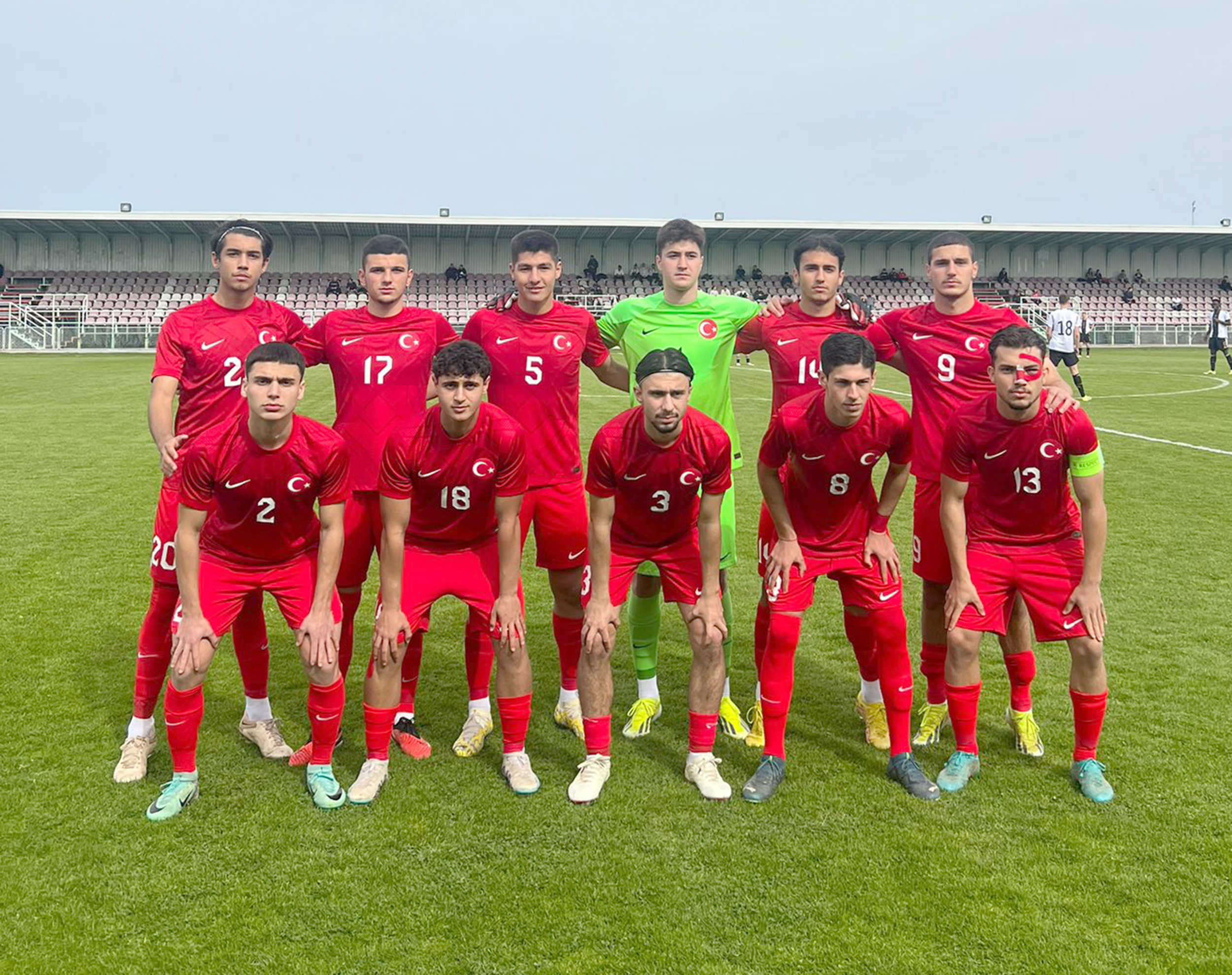 U19 Milliler, grup maçlarını  lider olarak tamamladı