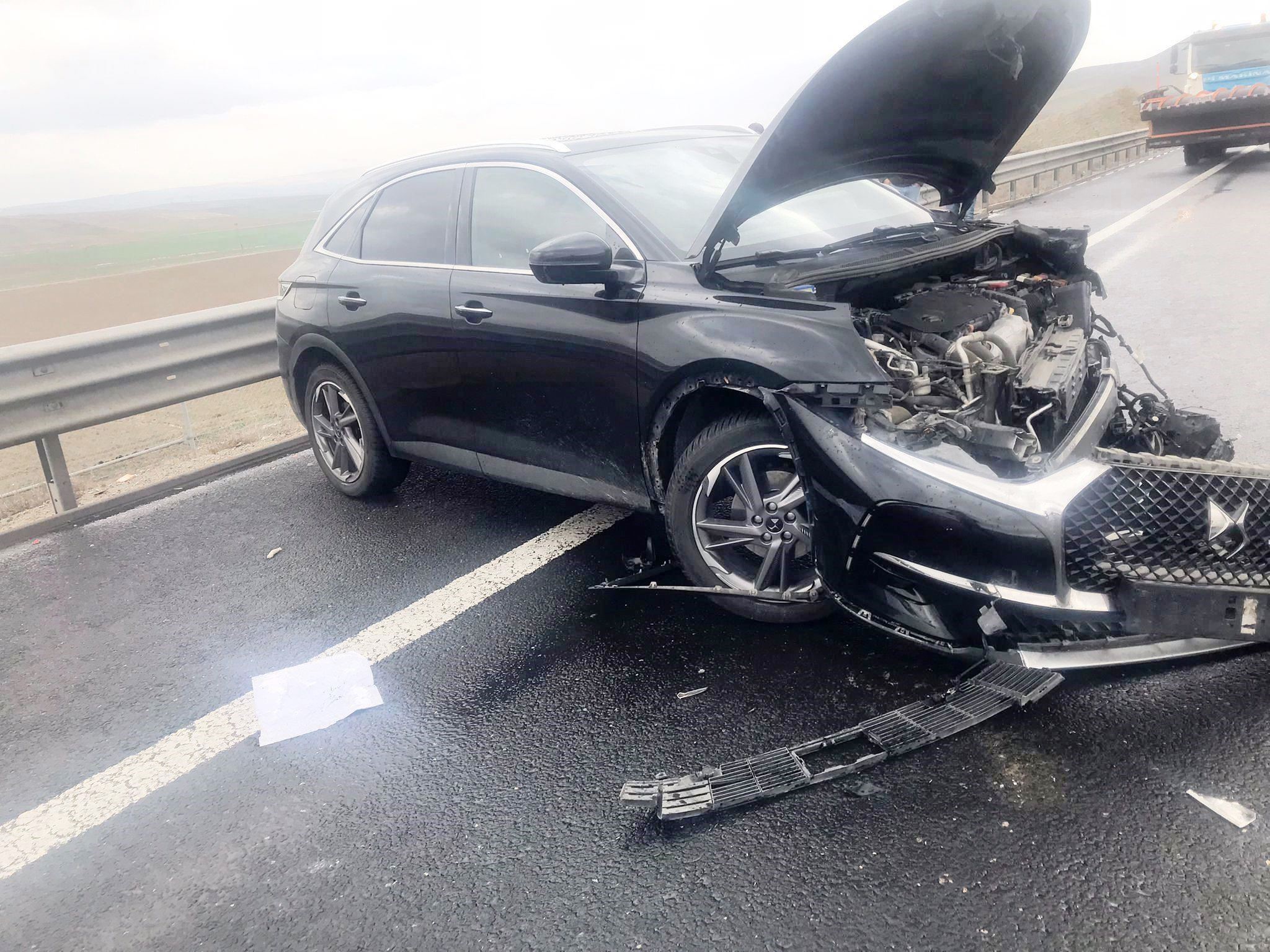 Kayganlaşan yol kazaları beraberinde getirdi: 1 yaralı