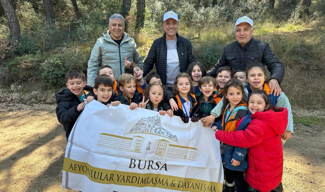 Bursa Afyonkarahisarlılar Derneği yönetimi,