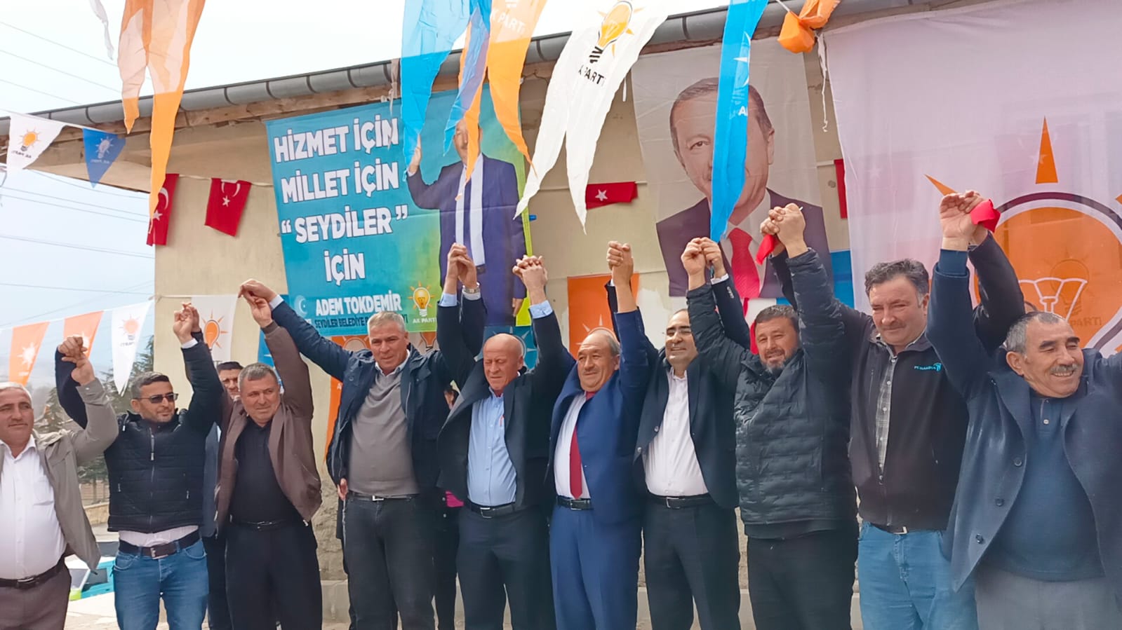 “Siz değil miydiniz daha düne kadar bağıra bağıra HDP’lilerin fezlekelerini yırtan”