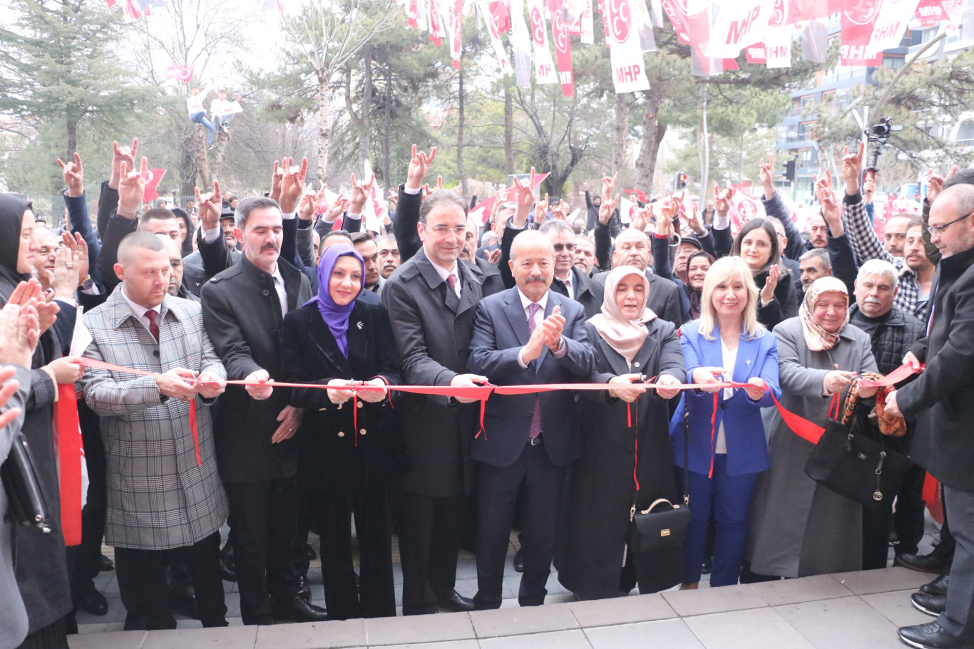 “Milli hassasiyetlerde buluşma noktamız MHP çatısıdır”