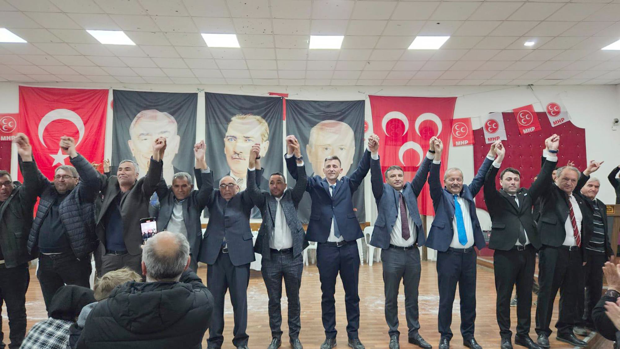 “Sinanpaşa Ovası’nda 3 hilali dalgalandıracağız”