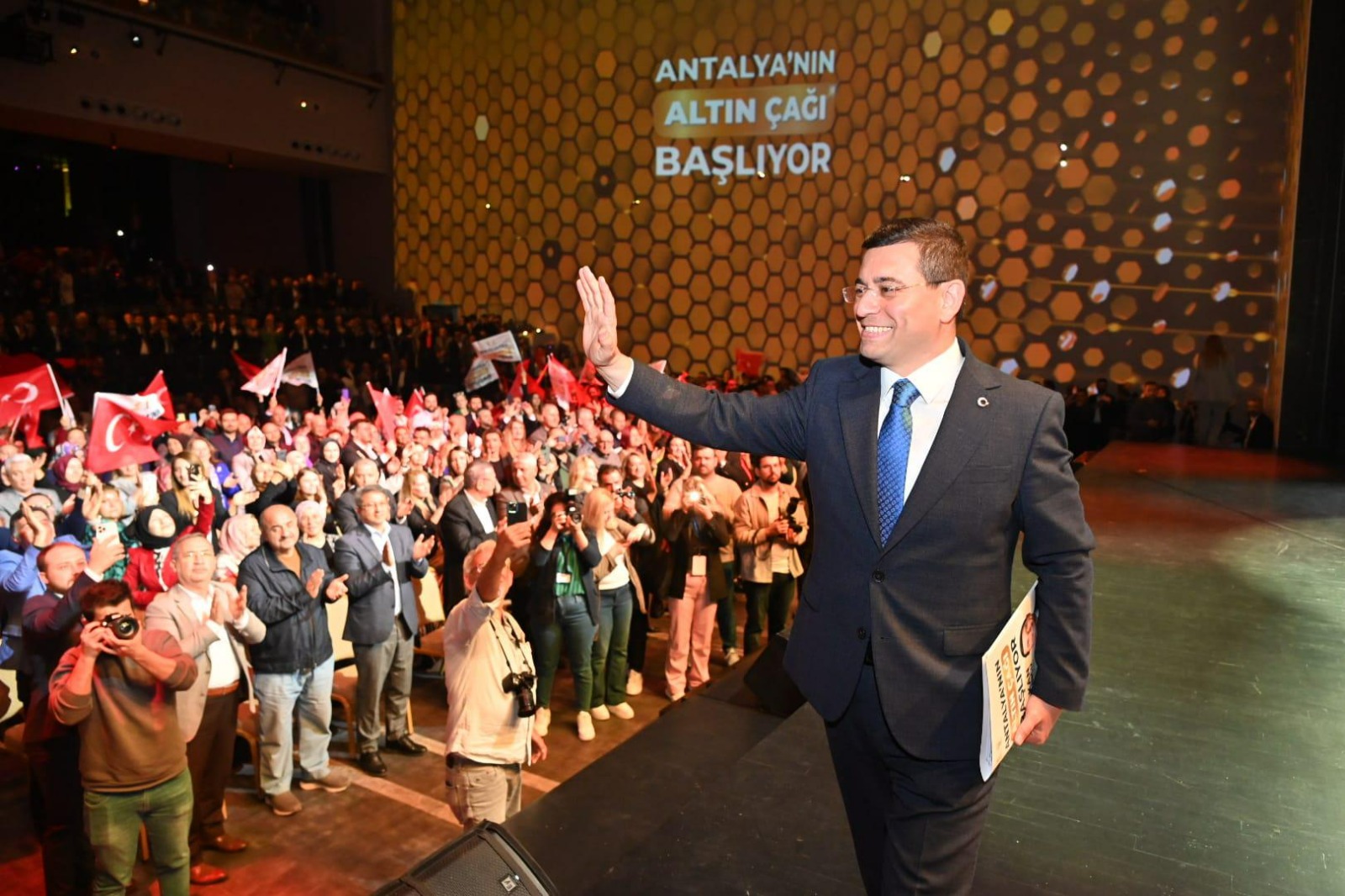 Tütüncü, ‘Altın Çağı’ projelerini açıkladı