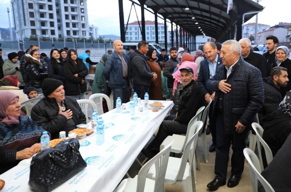 Belediye Başkanı Mehmet Zeybek,