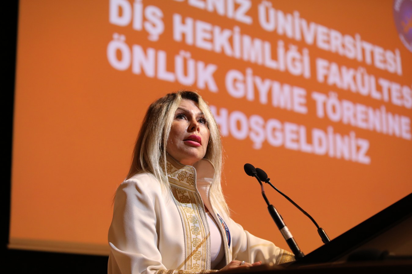 Akdeniz Üniversitesi Diş Hekimliği öğrencileri beyaz önlüklerini giydi