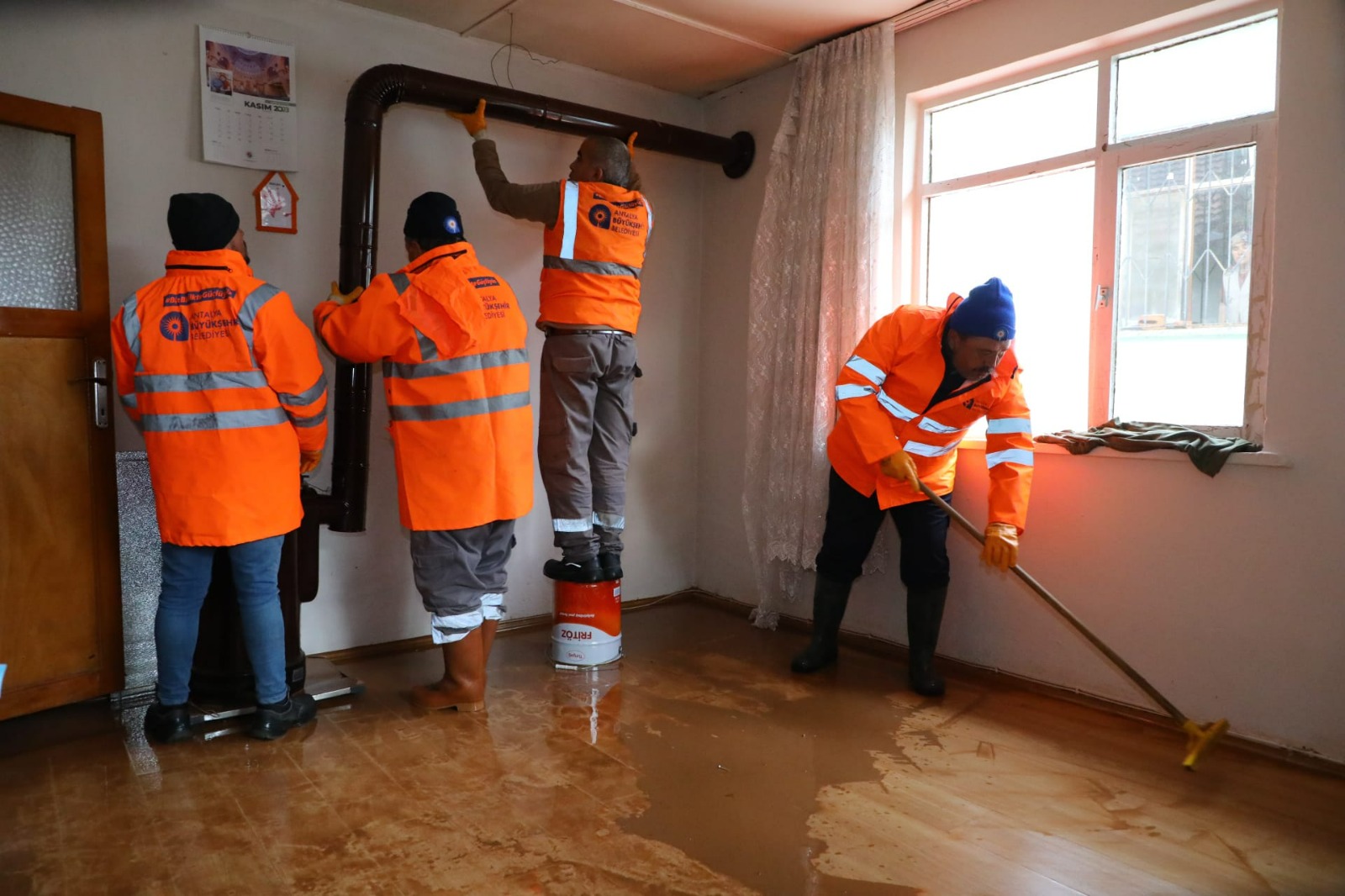 Büyükşehir’den sel mağdurlarına nakit desteği