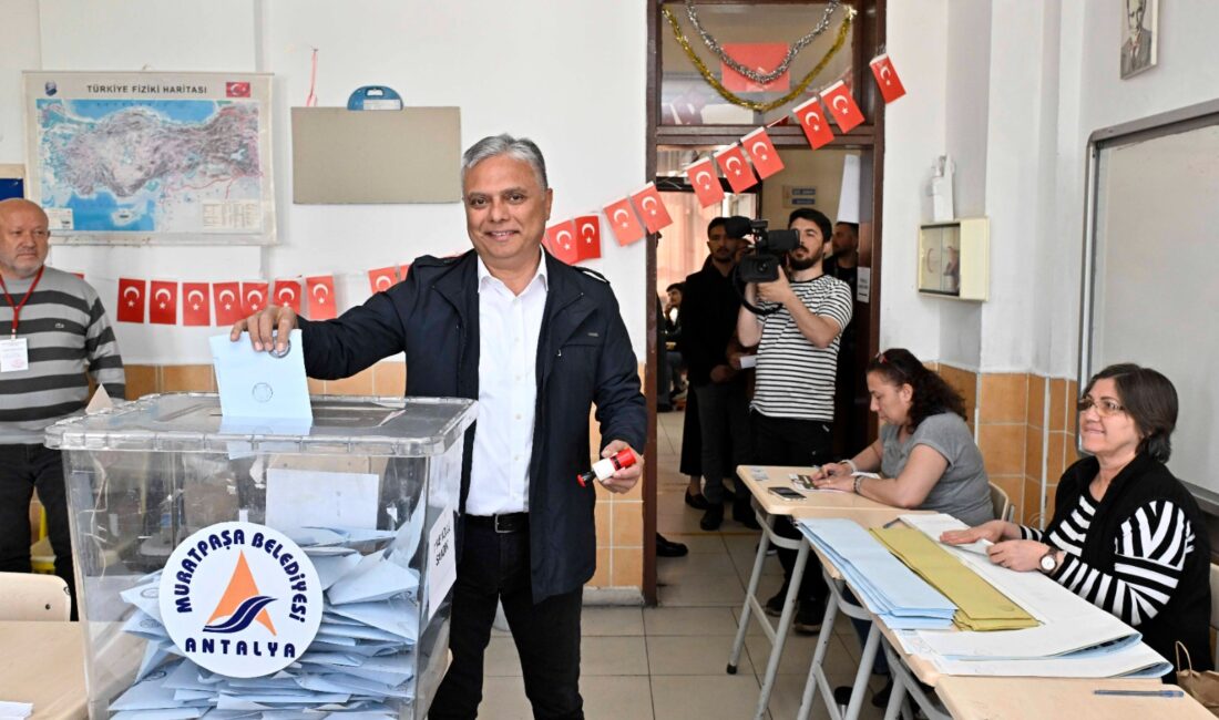 Antalya’da Muratpaşa Belediye Başkanı