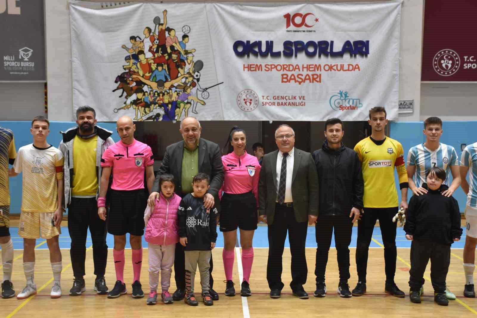 Afyonkarahisar’da futsal grup müsabakaları başladı