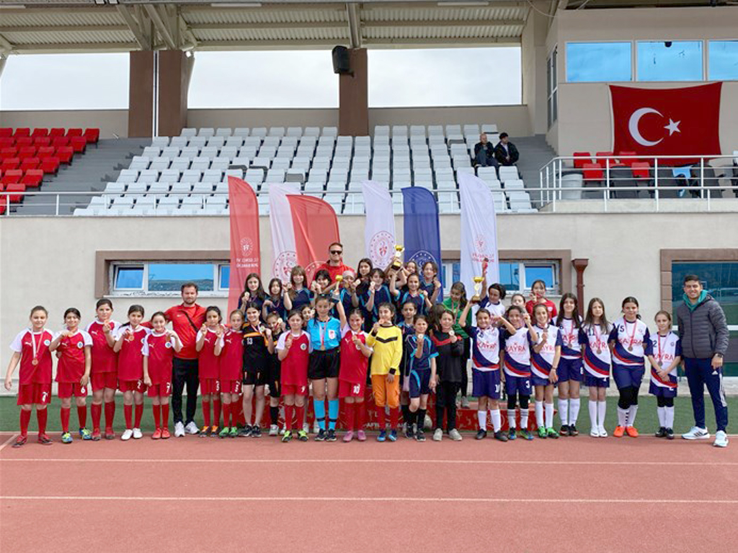 Atletizm müsabakaları çekişmeli geçti