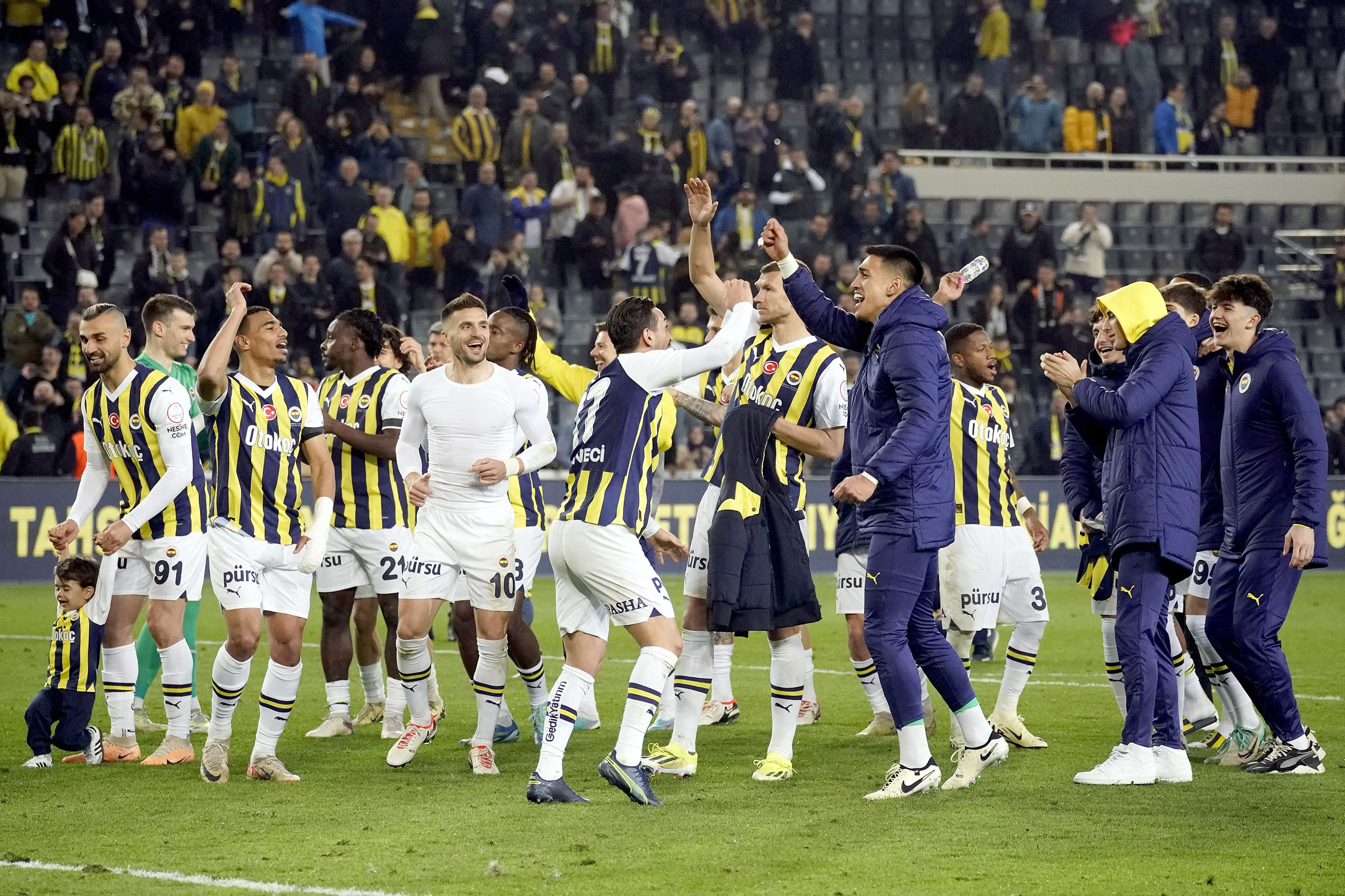 Fenerbahçe 2 yıla imza attırdı