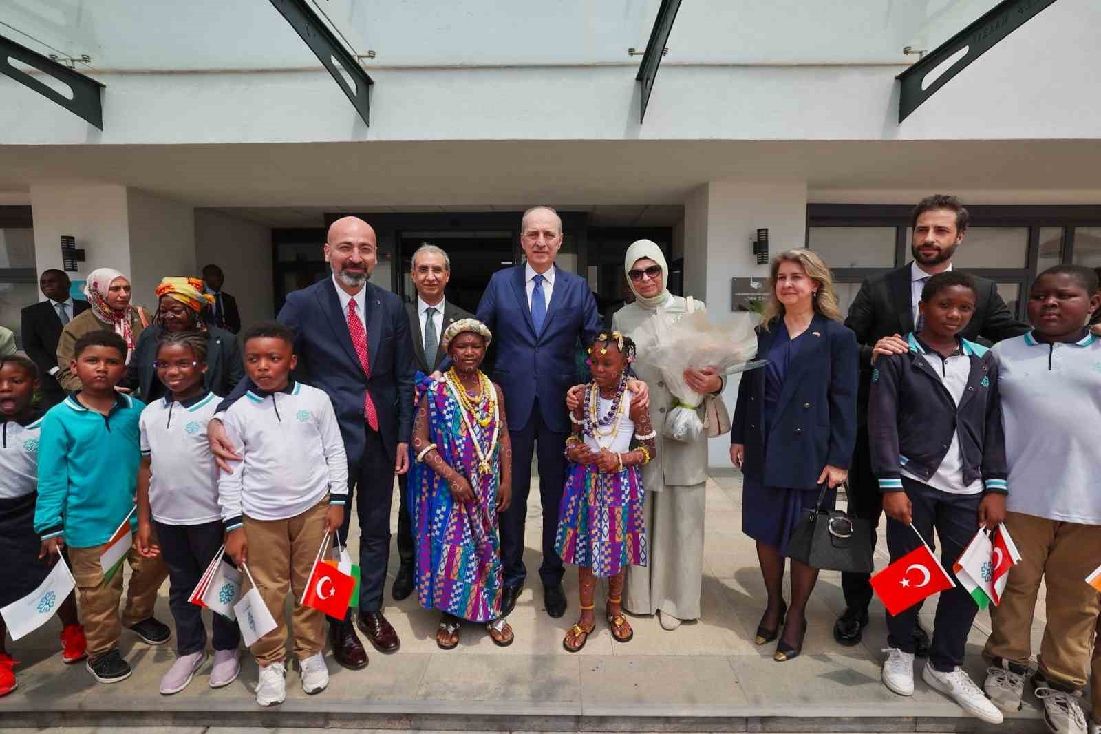 TBMM Başkanı Kurtulmuş, Fildişi Sahili’nde Uluslararası Maarif Okullarını ziyaret etti