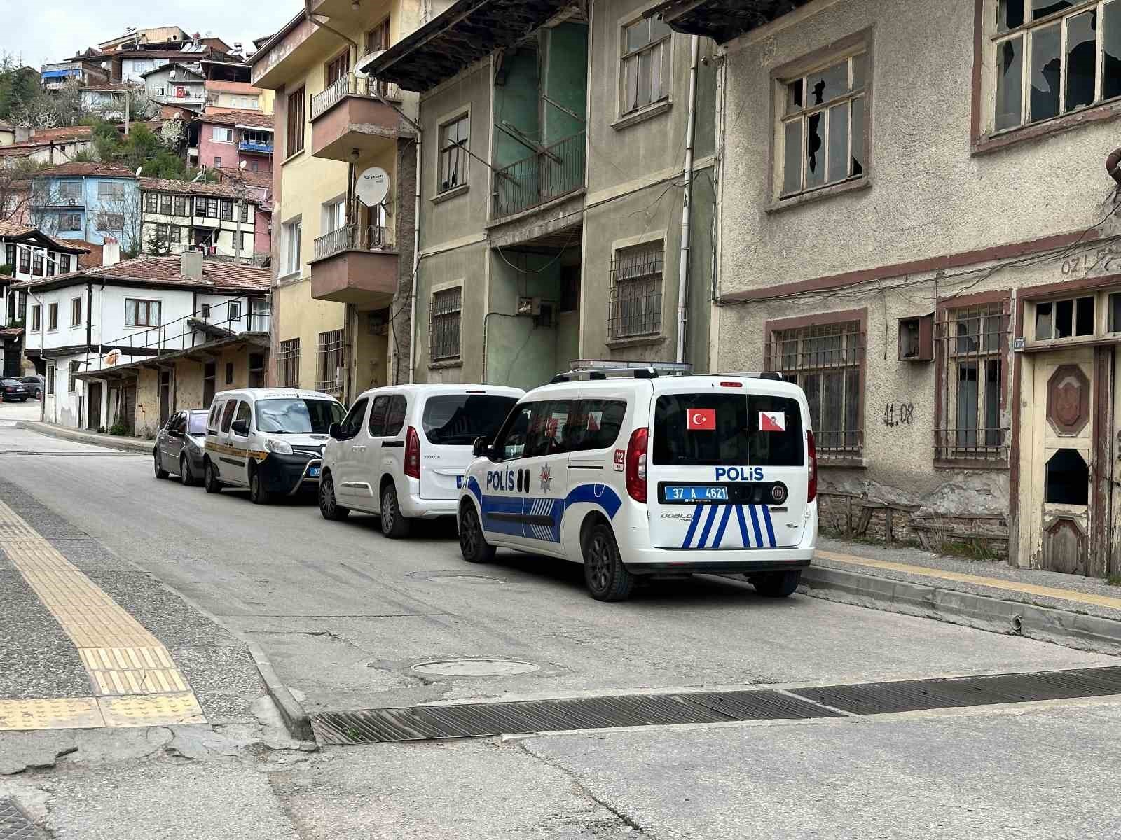 Aracının içerisinde ölü bulundu!