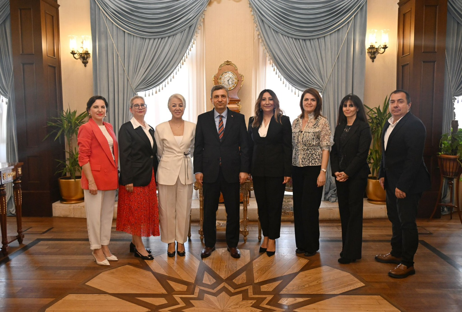 Ahid’den, Vali Hulusi Şahin’e Ziyaret!