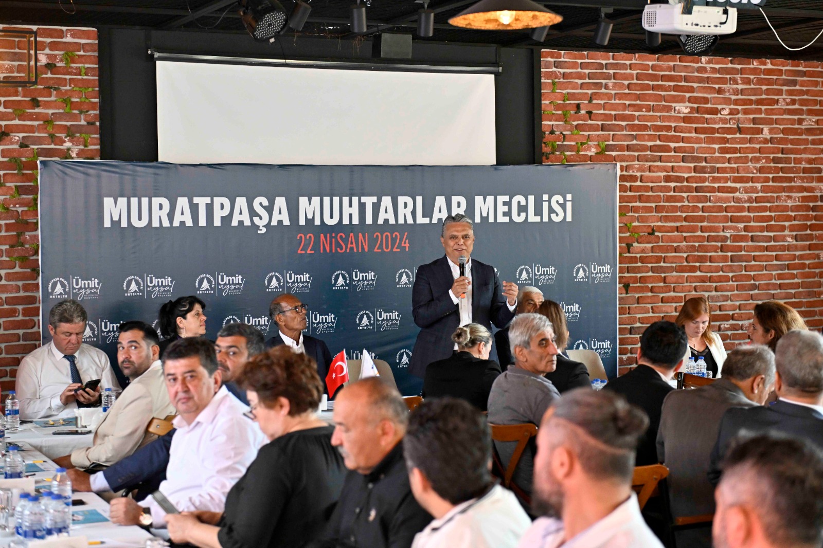 Antalya Muratpaşa Belediyesi’nin ilk Muhtarlar Meclisi toplandı