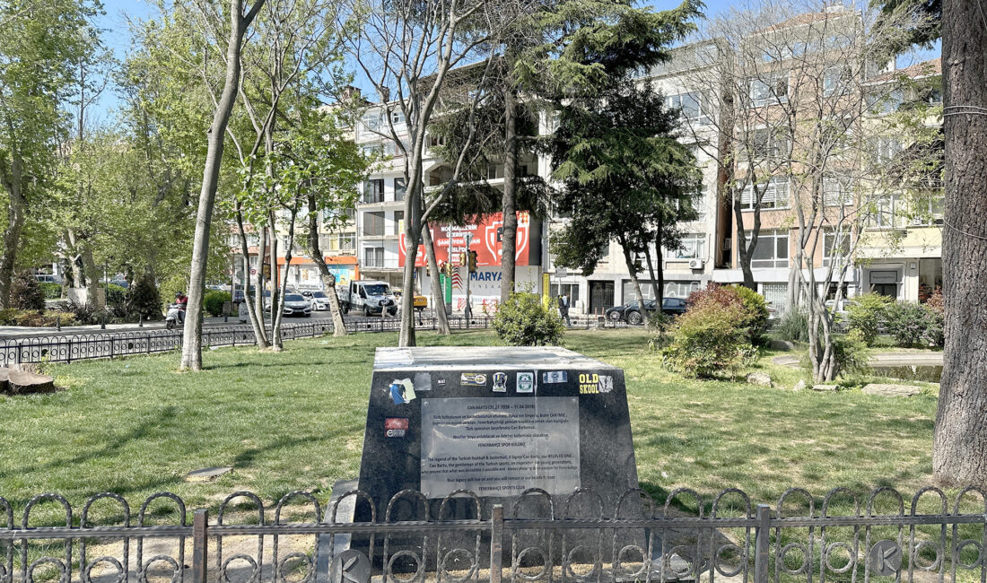 Kadıköy’de Yoğurtçu Parkı’nın karşısındaki