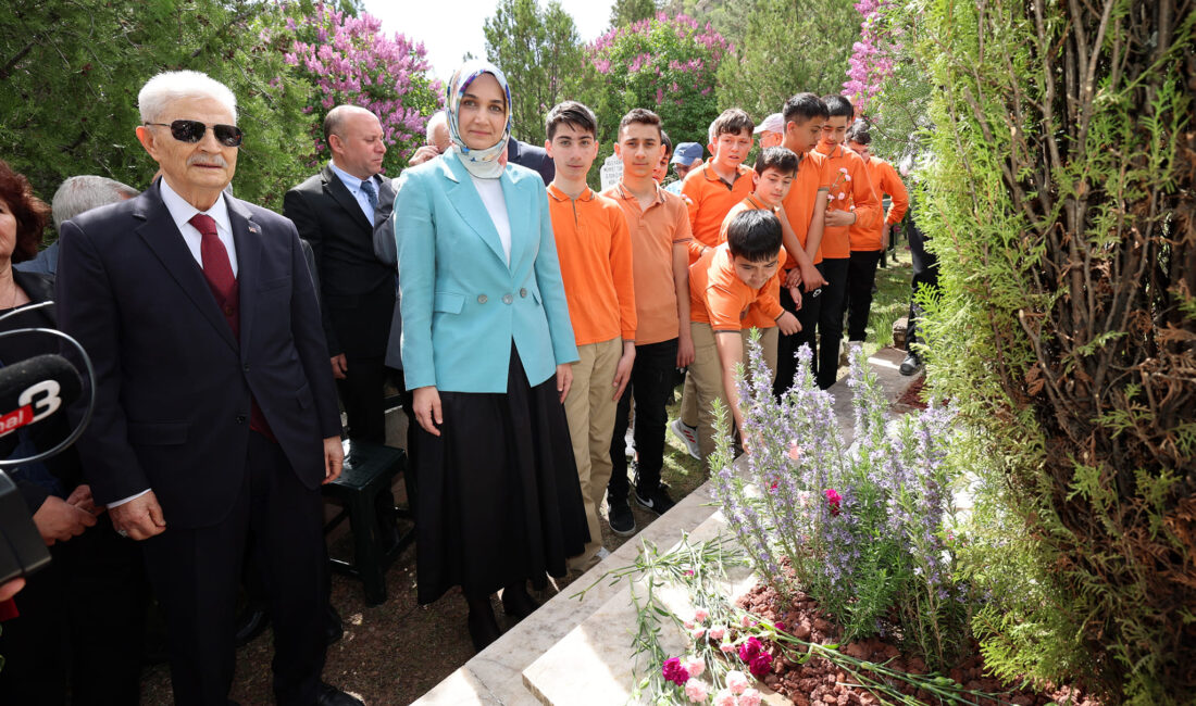 Cumhuriyet dönemi Türk Şair,