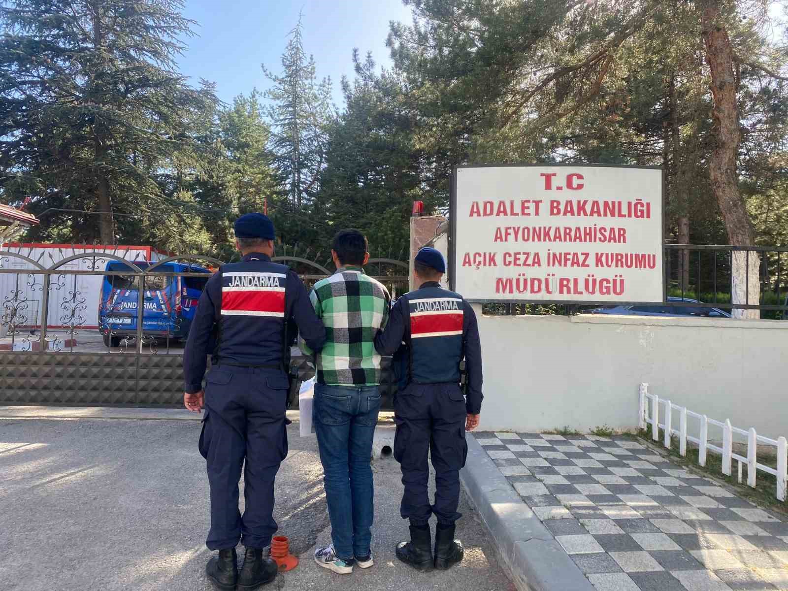 Uyuşturucu kullanmaktan aranan şahıs jandarma tarafından yakalandı