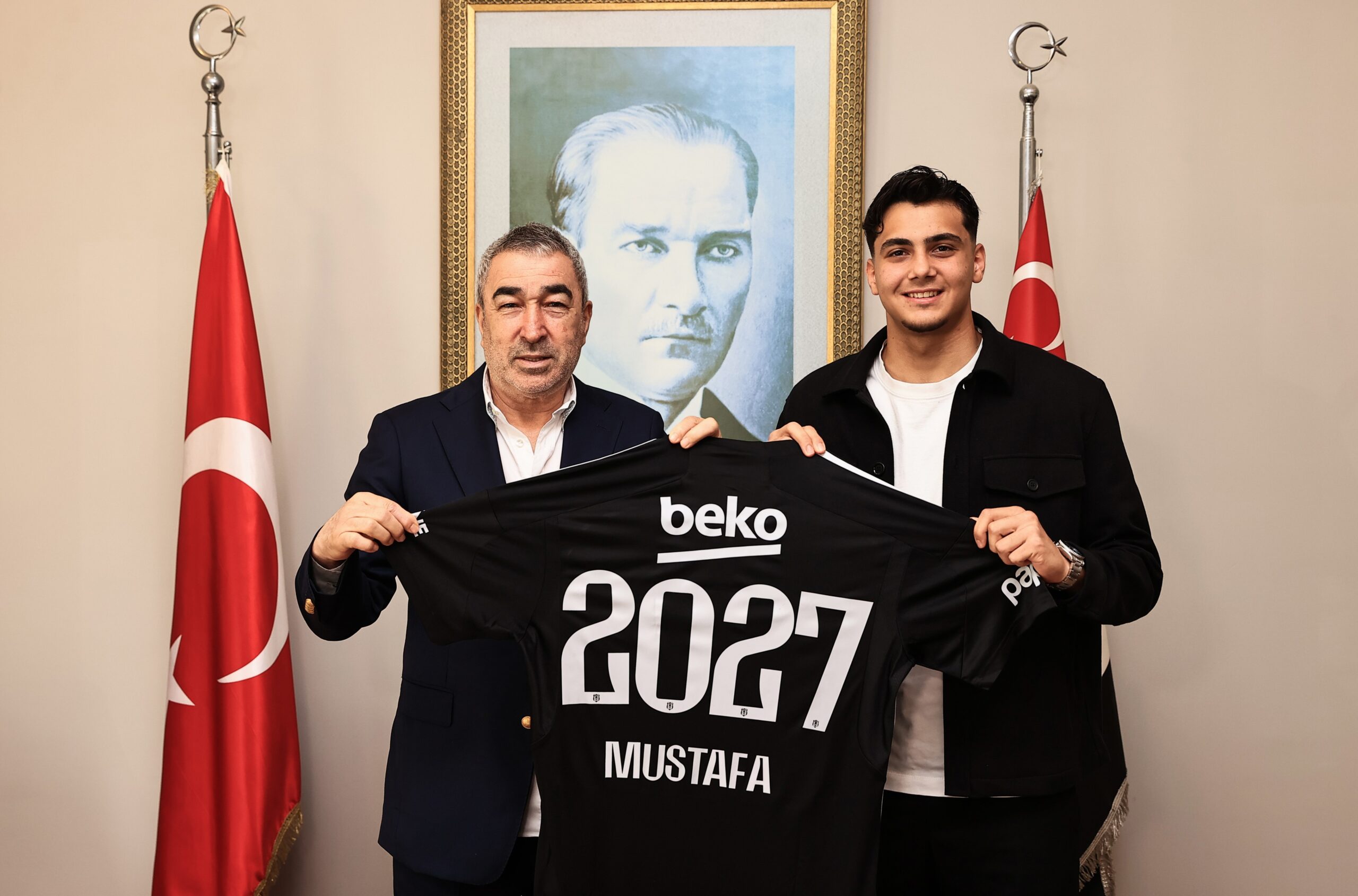 Beşiktaş, Mustafa Erhan Hekimoğlu’nun sözleşmesini yeniledi