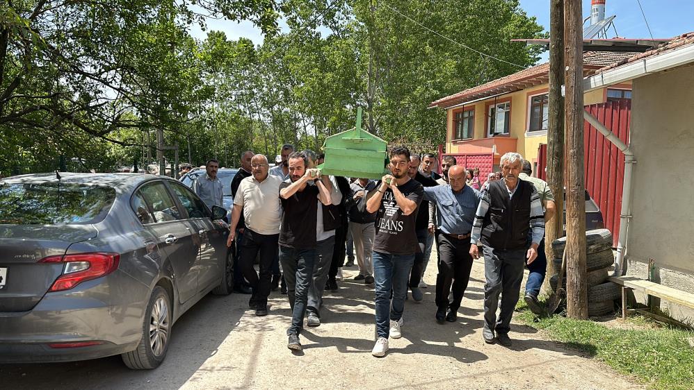 Feci kazada hayatını kaybeden öğretmen, toprağa verildi