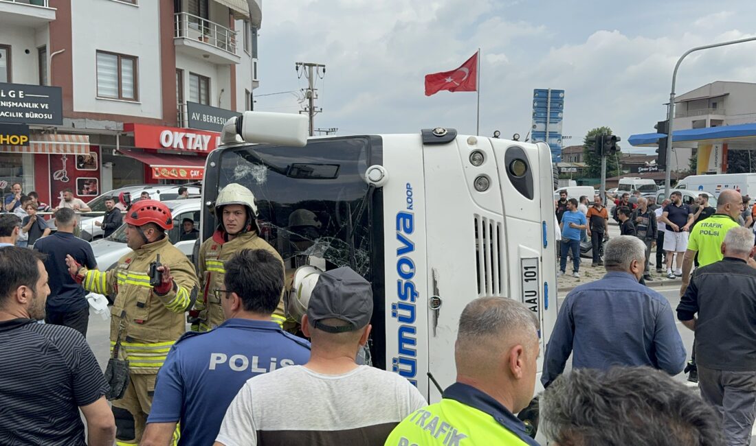 Düzce’de kırmızı ışıkta geçen