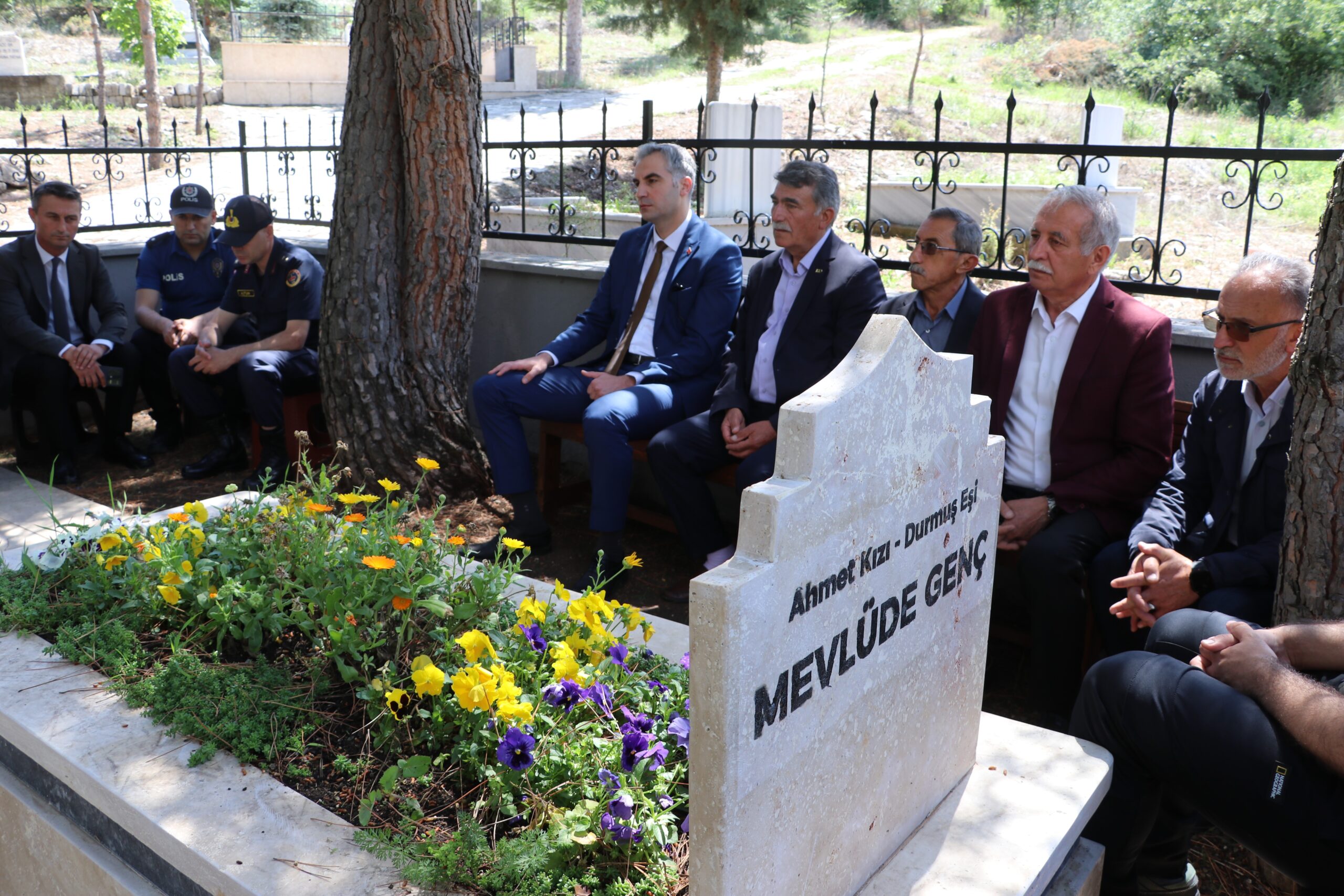 Solingen Faciası kurbanları mezarları başında dualarla anıldı