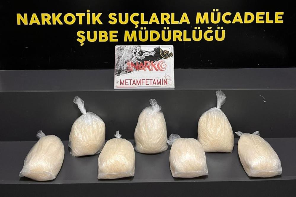 İzmir’de 7 kilo metamfetamin ele geçirildi