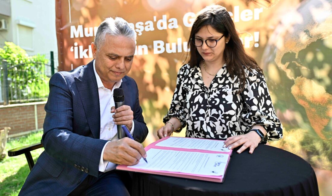 Antalya’da Muratpaşa Belediye Başkanı