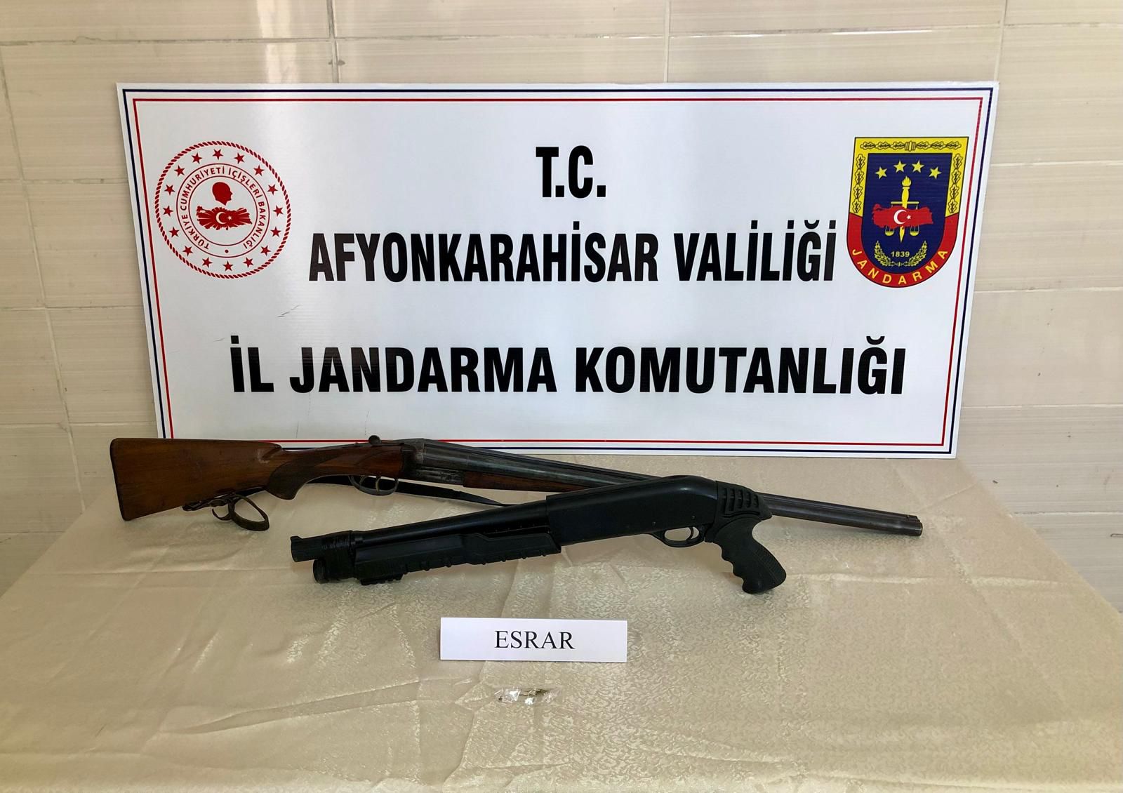 Jandarma yakalar