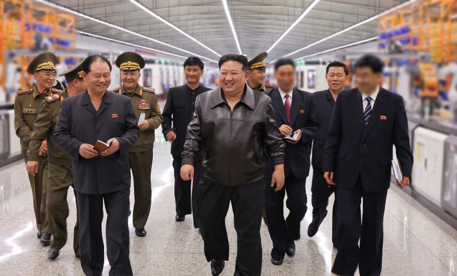 Kuzey Kore lideri Kim Jong-Un’dan silah fabrikalarına denetleme