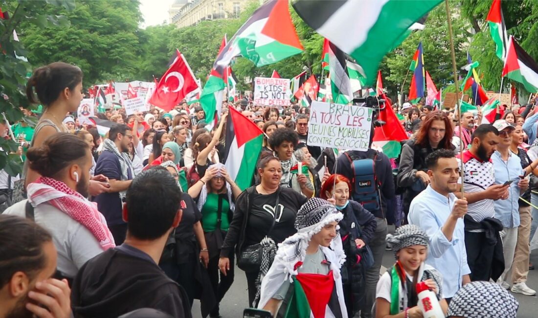 Fransa’nın başkenti Paris’te binlerce