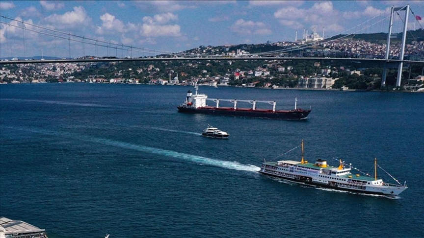 İstanbul Boğazı gemi trafiğine tekrar açıldı