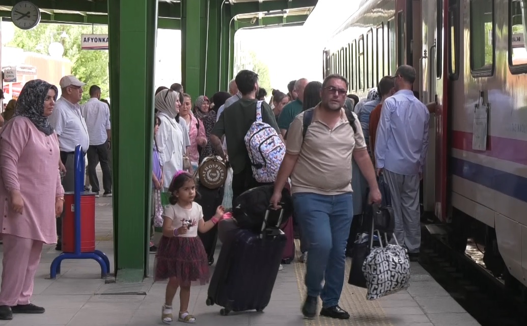 Afyon’da eşsiz manzara eşliğinde tren yolculuğu