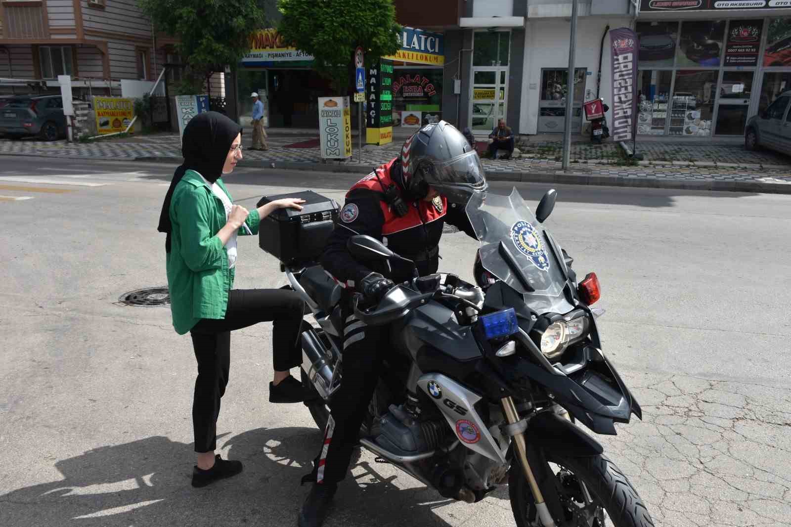 20’ye yakın YKS adayı geleceğini polise borçlandı