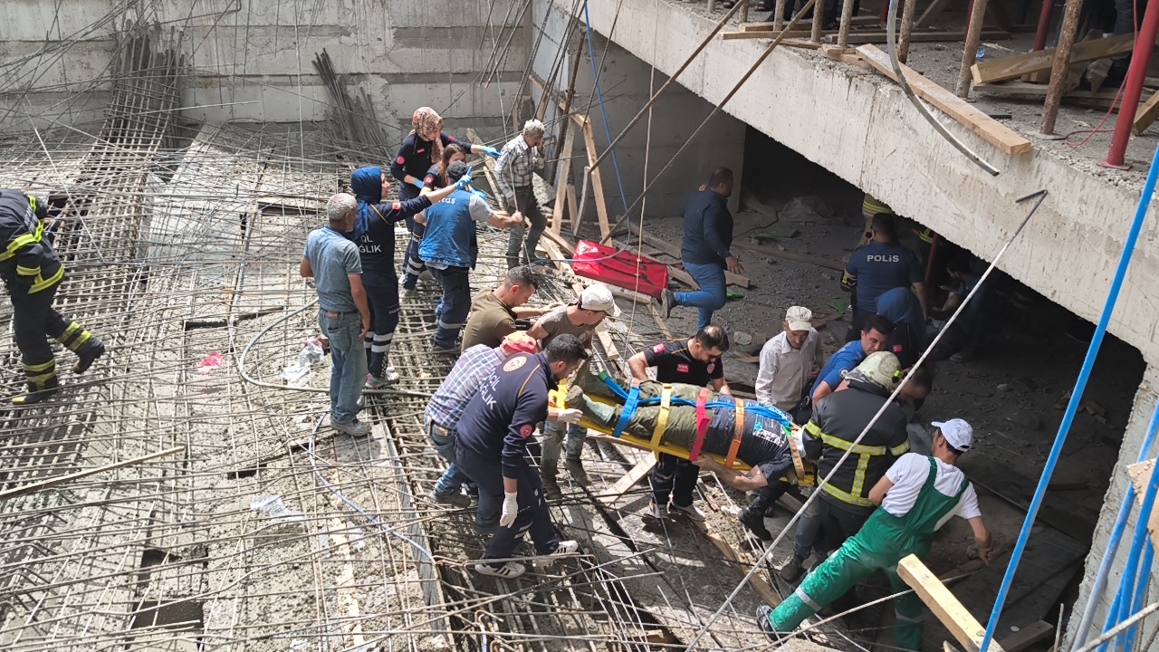 Kütahya’da inşaatta çöken kalıpların altında kalan 5 işçi yaralandı