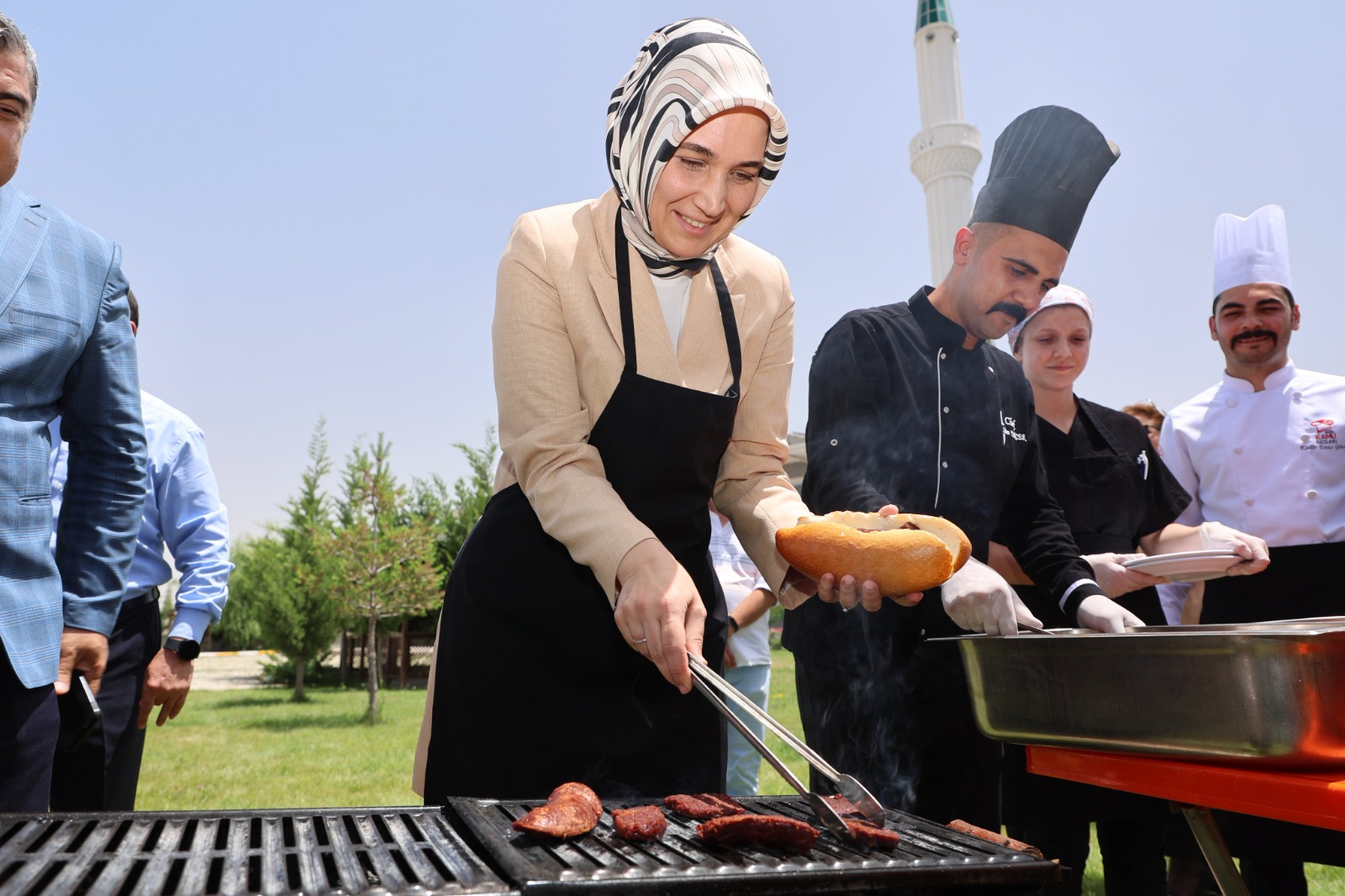 Vali Yiğitbaşı, Öğrencilere Yaz Şenliklerinde Eşlik Etti