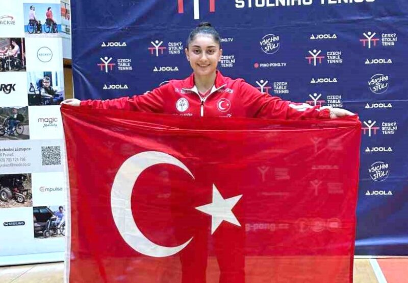 Özel sporcu Ebru Acer’den altın madalya