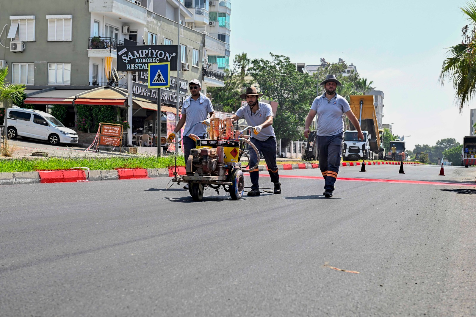 Antalya Lara Caddesi yenilendi