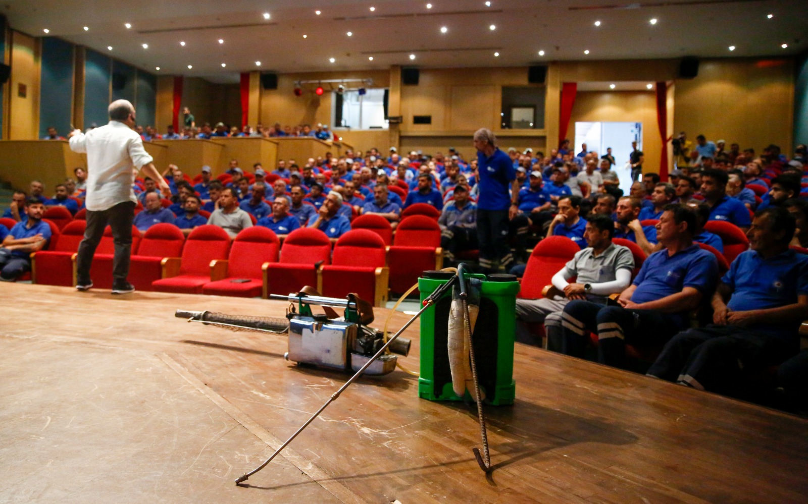 Antalya Büyükşehir’den ilaçlama personeline eğitim