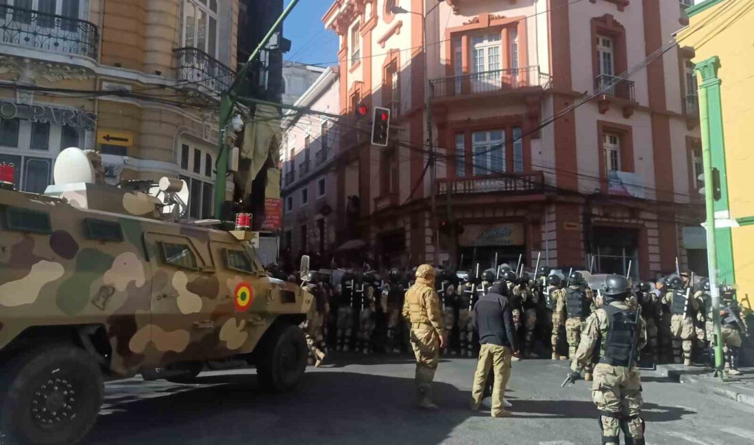 Bolivya’da ordunun sokağa inmesinin