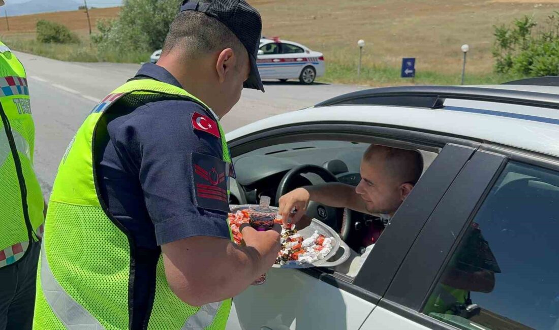 Afyonkarahisar’da jandarma ekipleri bayram