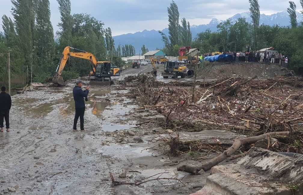 Kırgızistan’da şiddetli yağışların yol