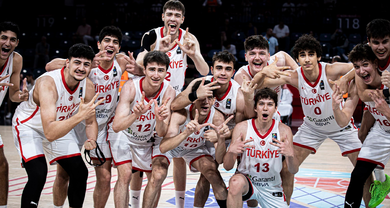 17 Yaş Altı Erkek Basketbol  Milli Takımı dünya üçüncüsü